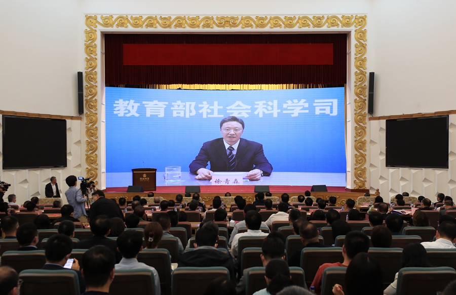 //news.kuaimaoshipin.net/__local/1/63/6A/73FEE558361391B799157B6D542_F8F07FC8_5B588.jpg