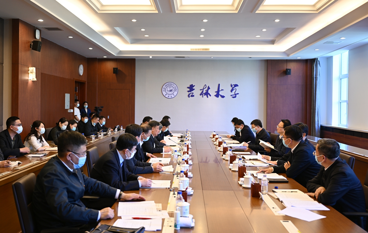 //news.kuaimaoshipin.net/__local/2/70/83/0B3E828F2CF04D39D71353705B8_886AD9AC_95624.jpg